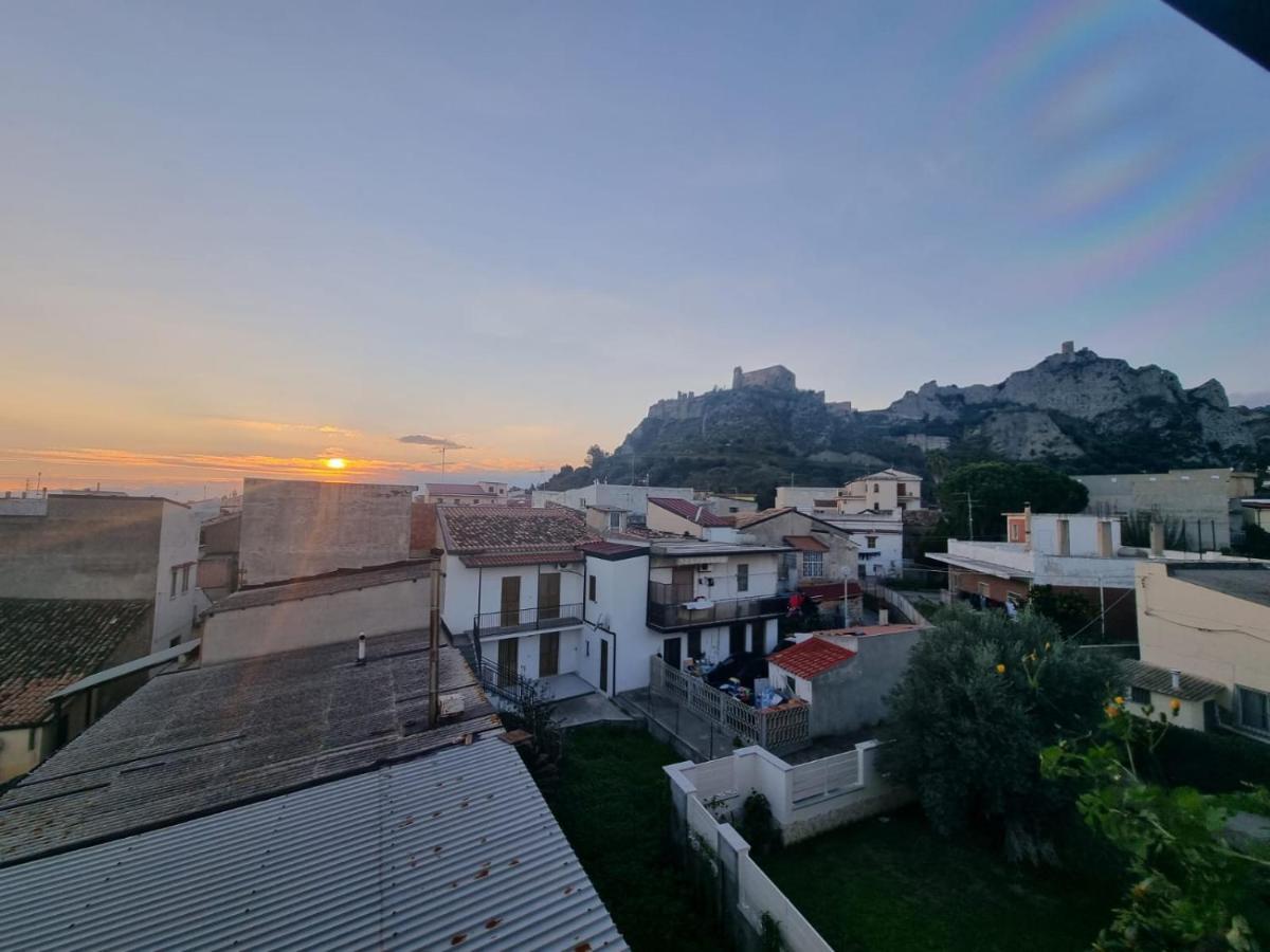 B&B E Casa Vacanza Al Castello Roccella Ionica Luaran gambar