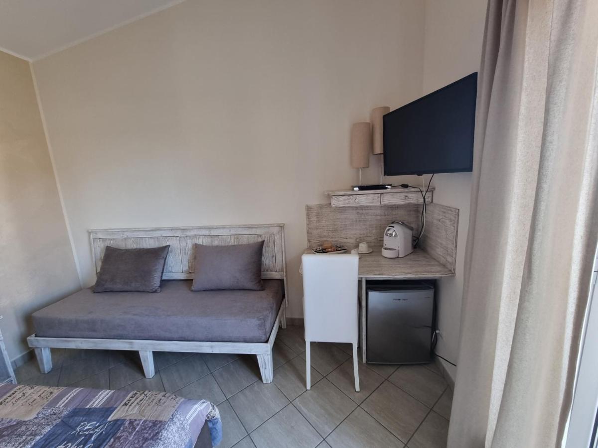 B&B E Casa Vacanza Al Castello Roccella Ionica Luaran gambar