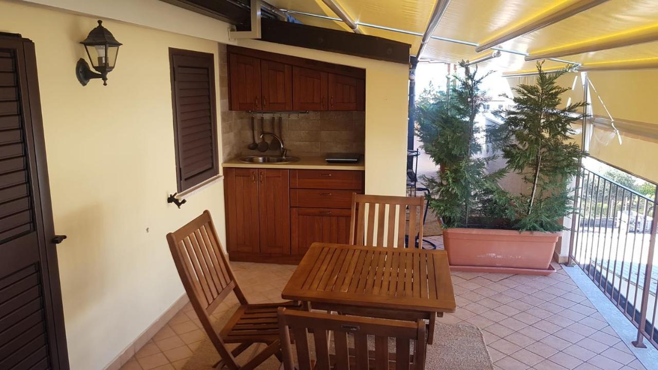 B&B E Casa Vacanza Al Castello Roccella Ionica Luaran gambar