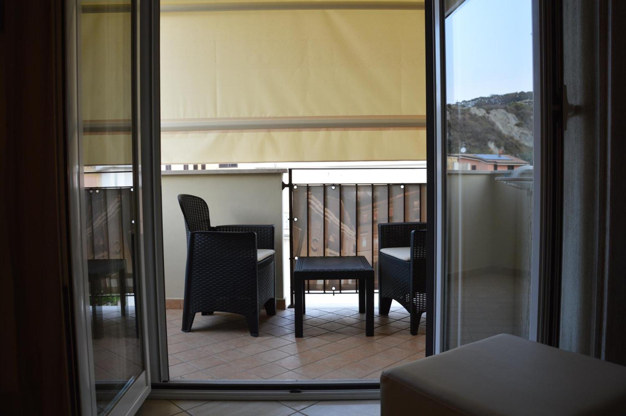 B&B E Casa Vacanza Al Castello Roccella Ionica Luaran gambar