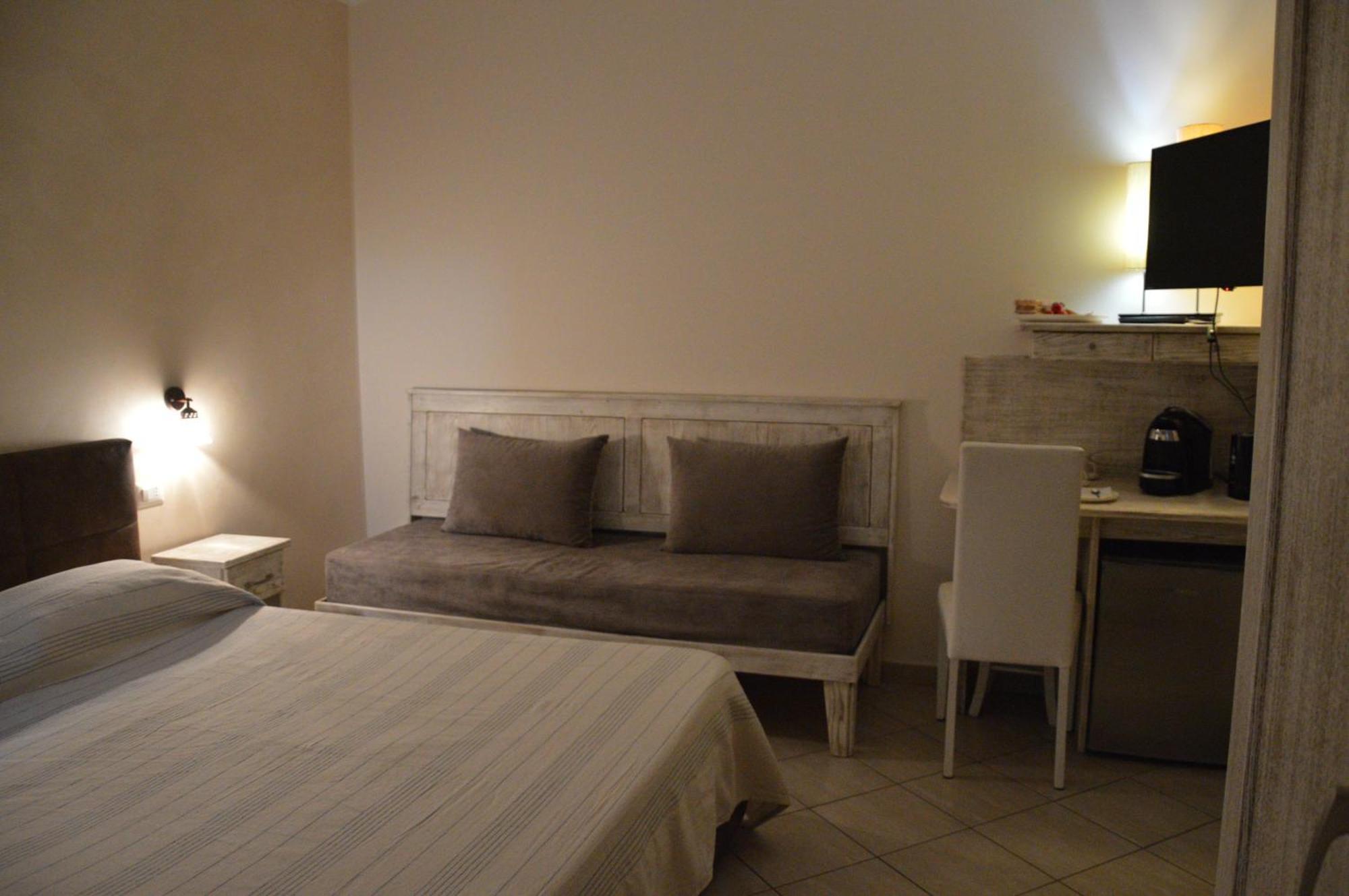 B&B E Casa Vacanza Al Castello Roccella Ionica Luaran gambar