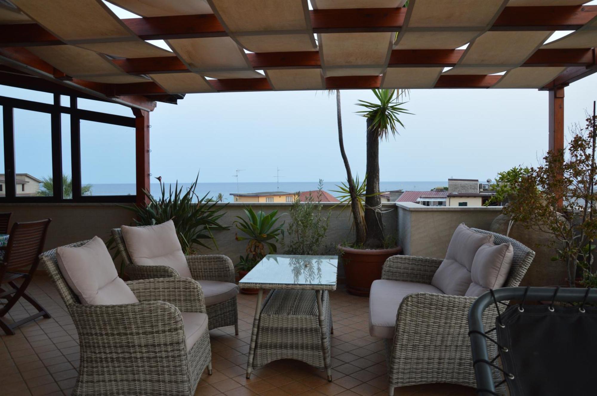 B&B E Casa Vacanza Al Castello Roccella Ionica Luaran gambar