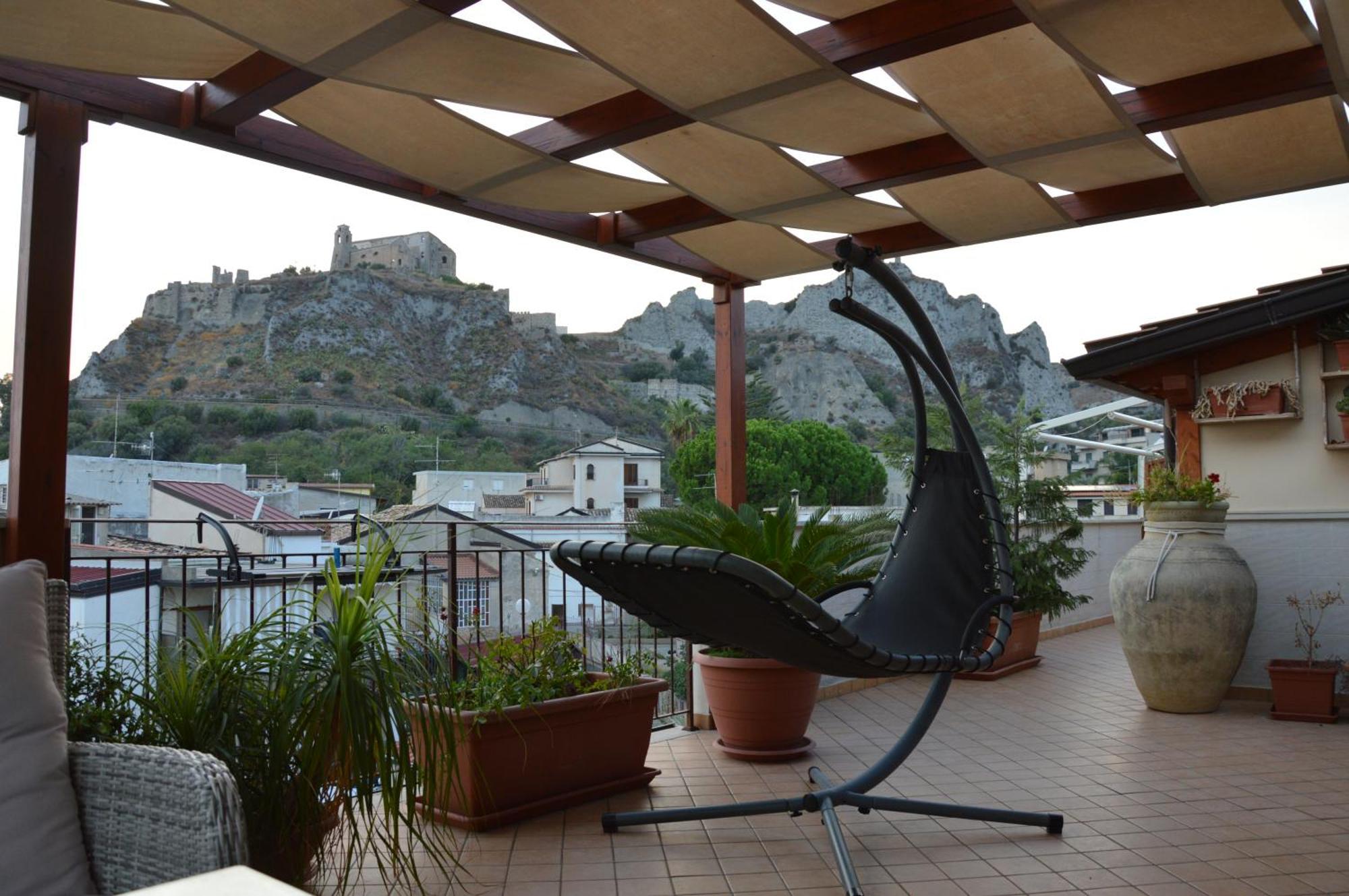 B&B E Casa Vacanza Al Castello Roccella Ionica Luaran gambar