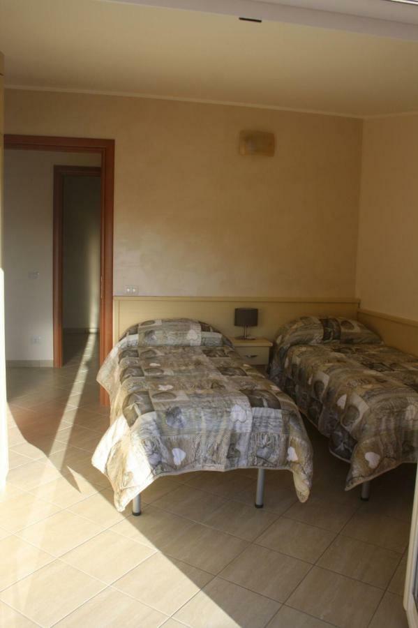 B&B E Casa Vacanza Al Castello Roccella Ionica Luaran gambar