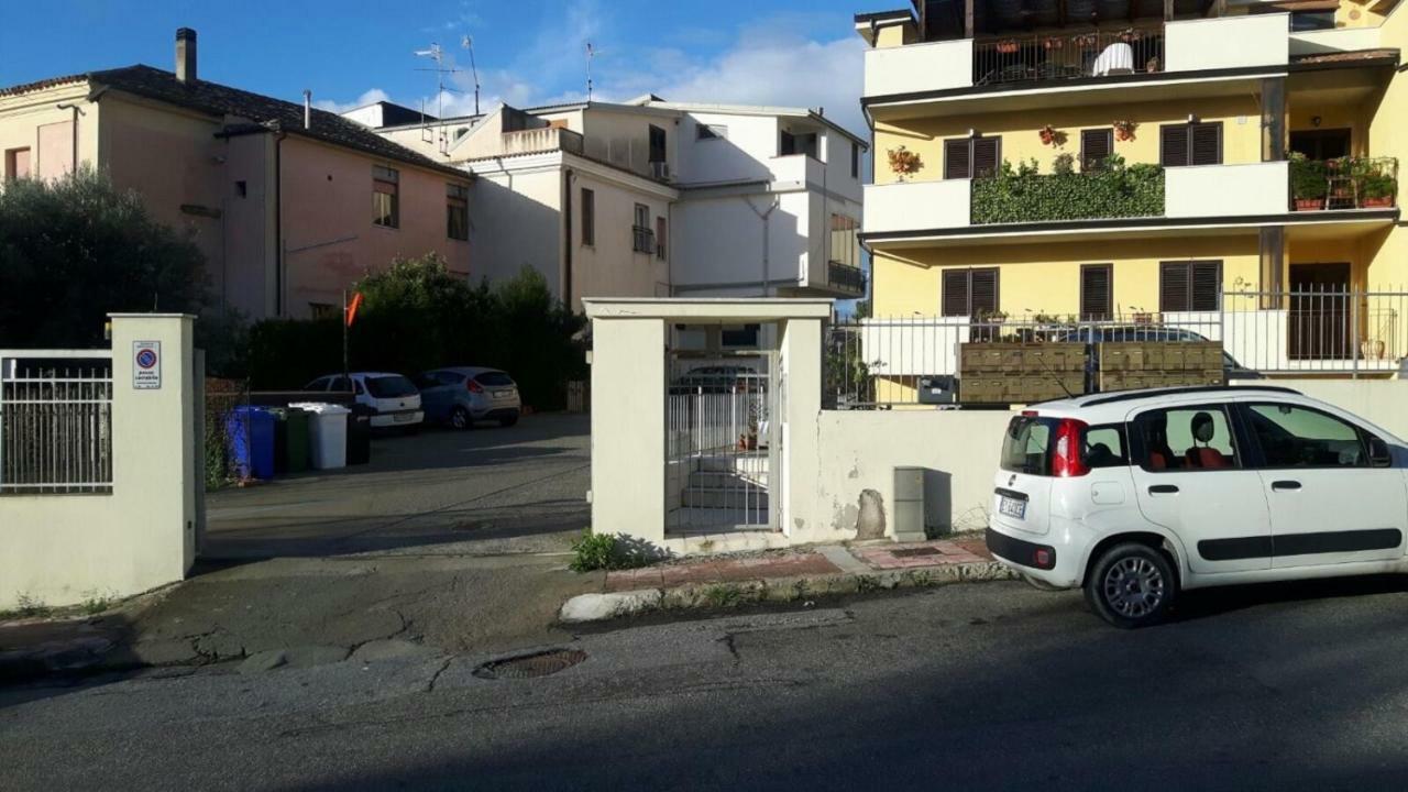 B&B E Casa Vacanza Al Castello Roccella Ionica Luaran gambar