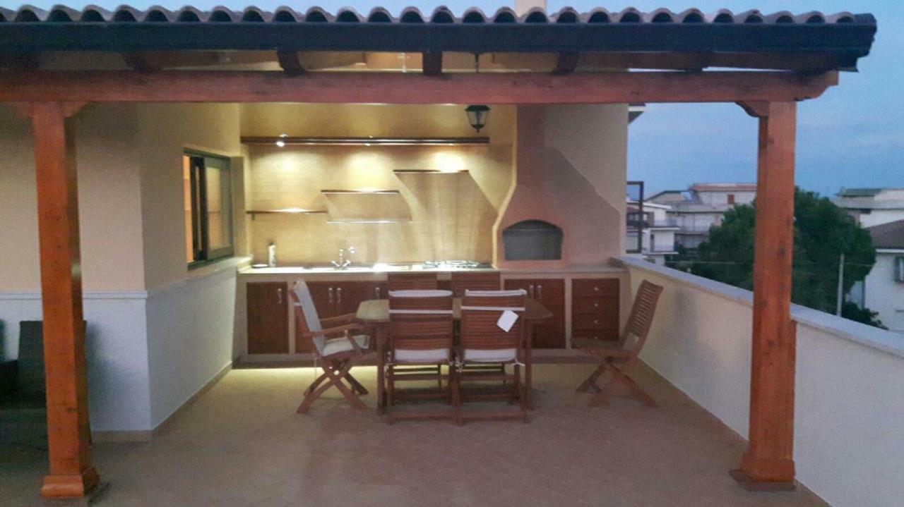 B&B E Casa Vacanza Al Castello Roccella Ionica Luaran gambar